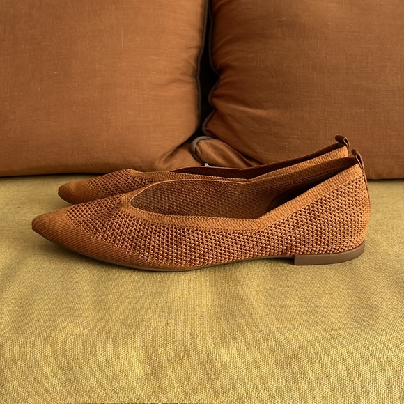 Everlane - ReKnit 40 Hour Flats, pointed toe, Toffee color, Size 9.5 - Picture 4 of 7